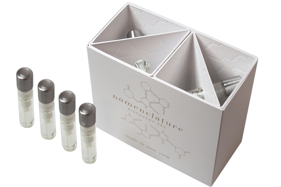 З 12 квітня при купівлі будь-якого аромату нішевого бренду Nomenclature в деяких магазинах Rivoli Perfumery і «Рів Гош» - в подарунок набір семплів «Discovery set»