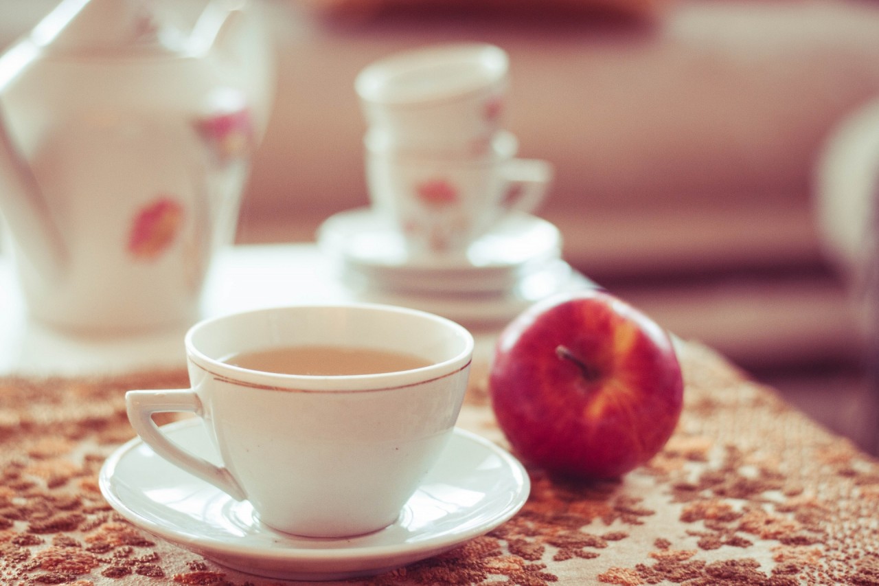 Сьогоднішня наша тема присвячена таємницям білого чаю, ми дізнаємося про величезну користь чудового напою і про те, чи існує шкоду у цього чаю